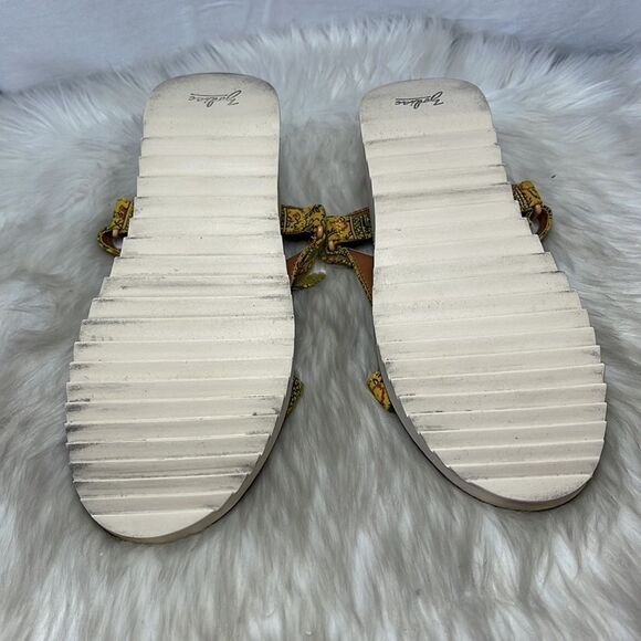 Zodiac Bria Yellow Print Canvas Platform Sandals Sz 8.5 - Picture 6 of 6
